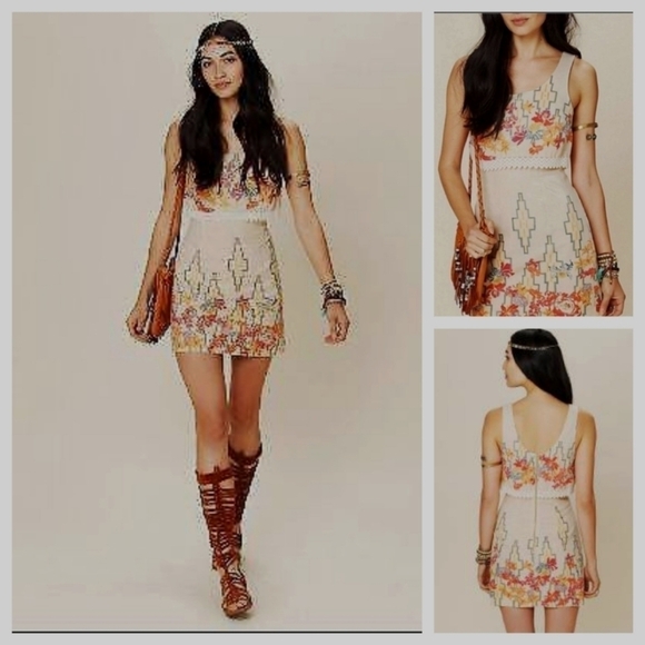 FREE PEOPLE‎ FLORAL SCALLOPED TEA DRESS - Picture 1 of 5
